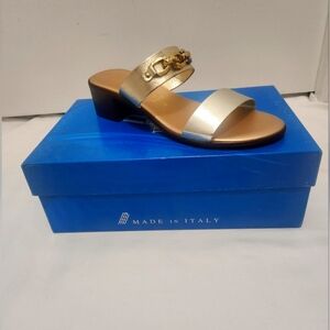 New Italian Shoemaker Gold Silver Women’s Sandals Size Small Comfo